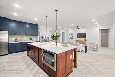 Casa en venta en Tampa, Florida, 4 dormitorios, 286.98 m2 № 1529644 - foto 8