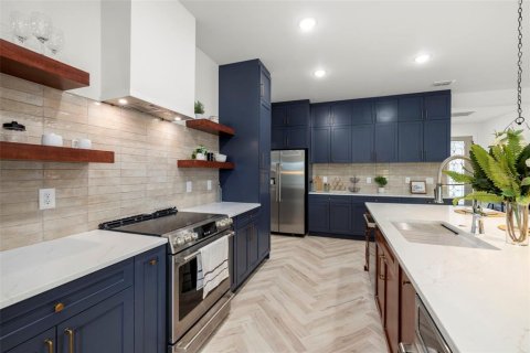 Casa en venta en Tampa, Florida, 4 dormitorios, 286.98 m2 № 1529644 - foto 7