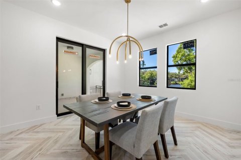Casa en venta en Tampa, Florida, 4 dormitorios, 286.98 m2 № 1529644 - foto 10
