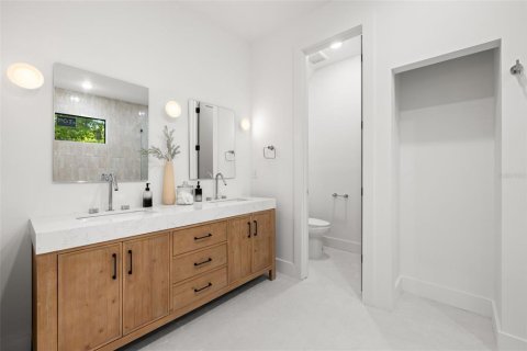 Casa en venta en Tampa, Florida, 4 dormitorios, 286.98 m2 № 1529644 - foto 16