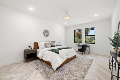 Casa en venta en Tampa, Florida, 4 dormitorios, 286.98 m2 № 1529644 - foto 13
