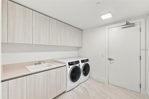 Снять в аренду кондоминиум в Тампа, Флорида 6 комнат, 223.99м2, № 2421983 - фото 30
