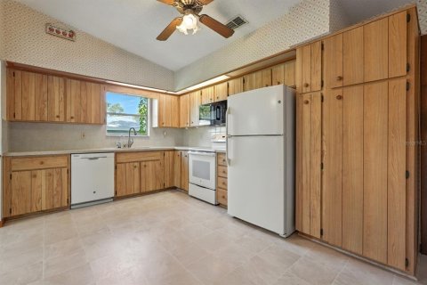 Villa ou maison à vendre à Edgewater, Floride: 3 chambres, 157.75 m2 № 1884380 - photo 6