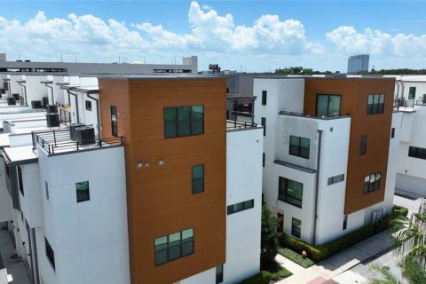 Touwnhouse à vendre à Tampa, Floride: 3 chambres, 172.33 m2 № 2220857 - photo 30