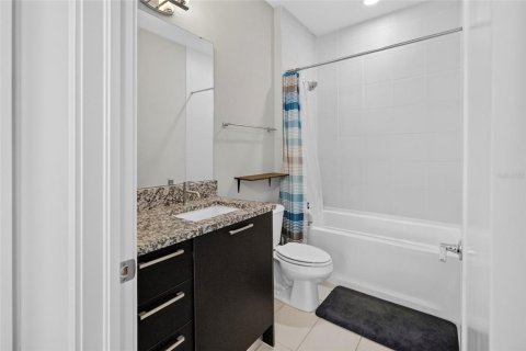 Touwnhouse à vendre à Tampa, Floride: 3 chambres, 172.33 m2 № 2220857 - photo 23