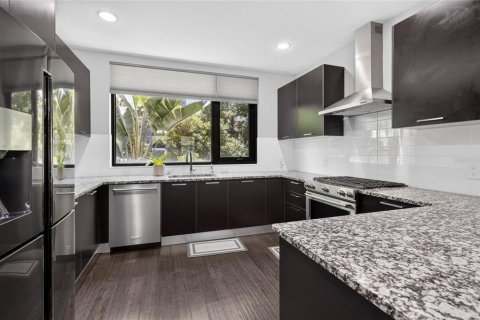 Touwnhouse à vendre à Tampa, Floride: 3 chambres, 172.33 m2 № 2220857 - photo 5