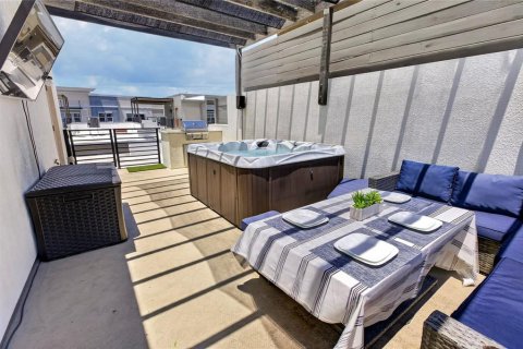 Touwnhouse à vendre à Tampa, Floride: 3 chambres, 172.33 m2 № 2220857 - photo 2