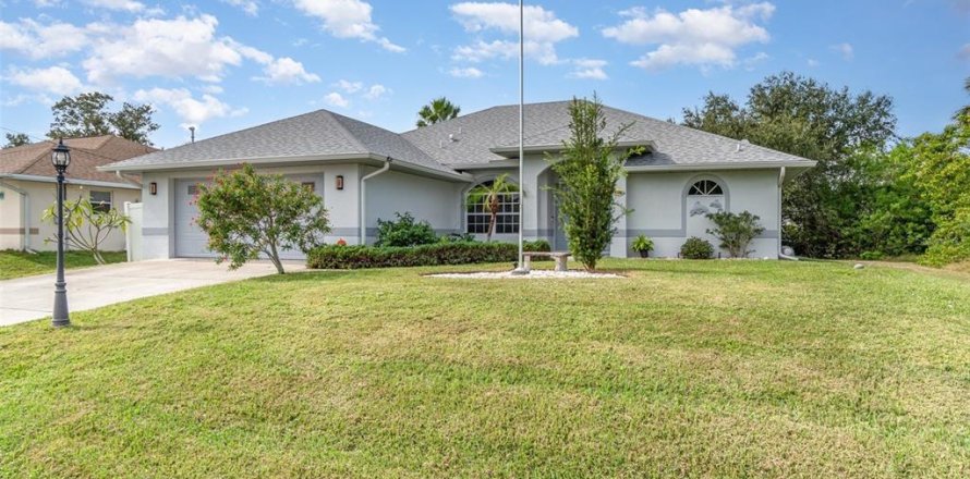 Villa ou maison à Port Charlotte, Floride 3 chambres, 156.82 m2 № 2151686