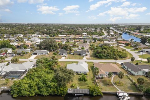 Villa ou maison à vendre à Port Charlotte, Floride: 3 chambres, 156.82 m2 № 2151686 - photo 30