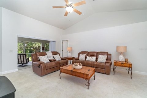 Villa ou maison à vendre à Port Charlotte, Floride: 3 chambres, 156.82 m2 № 2151686 - photo 4