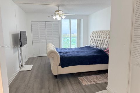 Condominio en venta en Sunny Isles Beach, Florida, 1 dormitorio, 92.07 m2 № 1951978 - foto 7
