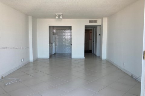 Condominio en venta en Sunny Isles Beach, Florida, 1 dormitorio, 92.07 m2 № 1951978 - foto 4