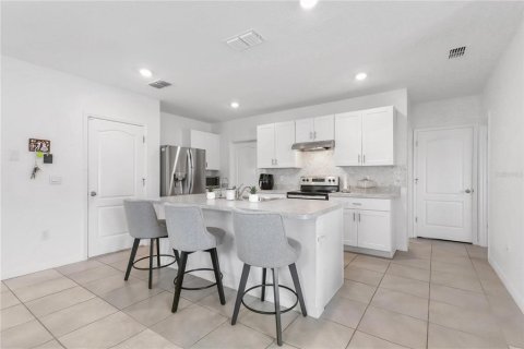 House in Kissimmee, Florida 5 bedrooms, 229.84 sq.m. № 1878190 - photo 10