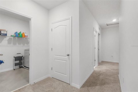 House in Kissimmee, Florida 5 bedrooms, 229.84 sq.m. № 1878190 - photo 19