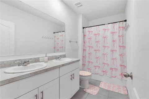 House in Kissimmee, Florida 5 bedrooms, 229.84 sq.m. № 1878190 - photo 18