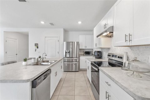 House in Kissimmee, Florida 5 bedrooms, 229.84 sq.m. № 1878190 - photo 11