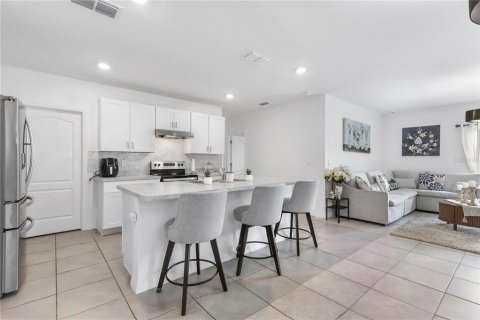 House in Kissimmee, Florida 5 bedrooms, 229.84 sq.m. № 1878190 - photo 12