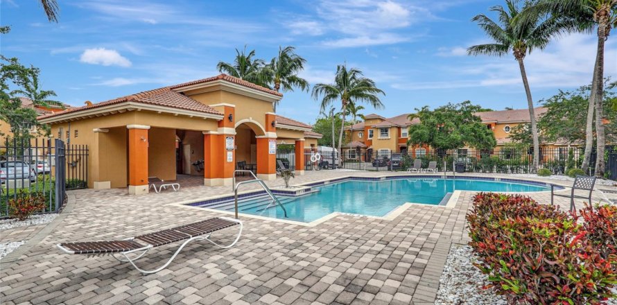Condominio en Miramar, Florida, 3 dormitorios № 1185508