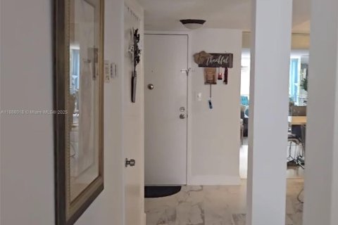 Copropriété à louer à Lauderhill, Floride: 2 chambres, 106.84 m2 № 1946901 - photo 7