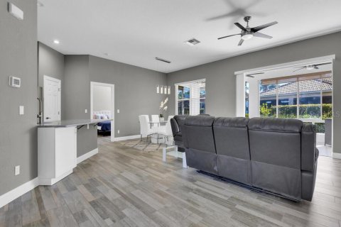 House in North Fort Myers, Florida 3 bedrooms, 134.89 sq.m. № 1765947 - photo 3