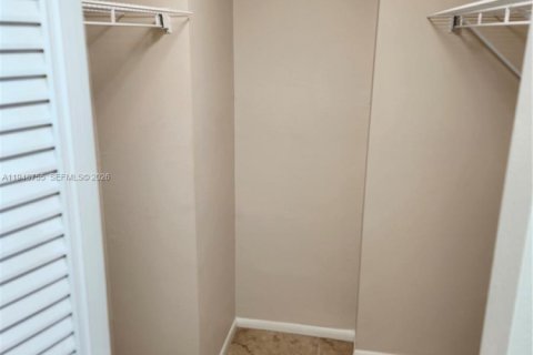 Снять в аренду кондоминиум в Дейви, Флорида 1 спальня, 87.33м2, № 2005311 - фото 3