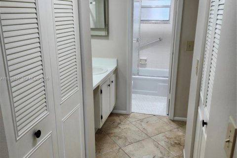 Снять в аренду кондоминиум в Дейви, Флорида 1 спальня, 87.33м2, № 2005311 - фото 4