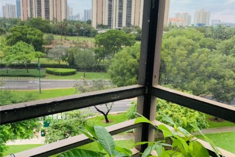 Снять в аренду кондоминиум в Авентура, Флорида 2 спальни, 92.34м2, № 1991835 - фото 15