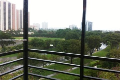 Снять в аренду кондоминиум в Авентура, Флорида 2 спальни, 92.34м2, № 1991835 - фото 13