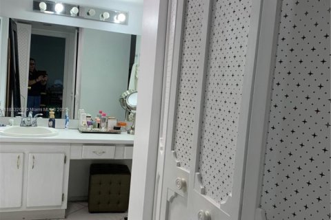 Снять в аренду кондоминиум в Авентура, Флорида 2 спальни, 92.34м2, № 1991835 - фото 9