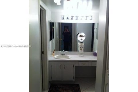 Снять в аренду кондоминиум в Авентура, Флорида 2 спальни, 92.34м2, № 1991835 - фото 8