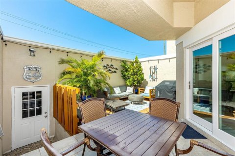 Adosado en venta en Tampa, Florida, 3 dormitorios, 154.68 m2 № 1618494 - foto 5