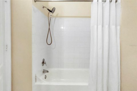 Condo in Orlando, Florida, 3 bedrooms  № 1630906 - photo 23