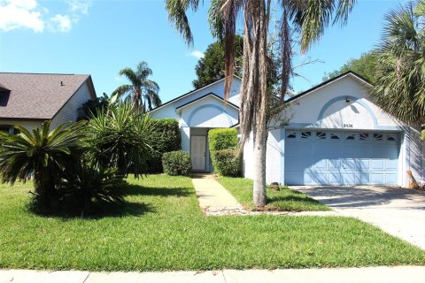 Villa ou maison à louer à Lake Mary, Floride: 3 chambres, 127.18 m2 № 2213384 - photo 2