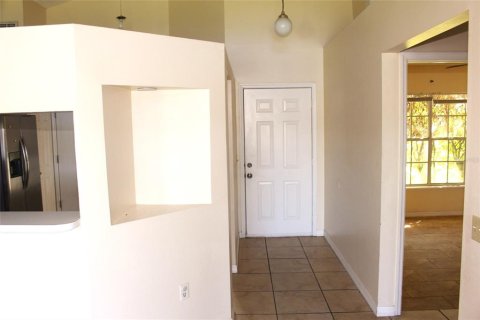 Villa ou maison à louer à Lake Mary, Floride: 3 chambres, 127.18 m2 № 2213384 - photo 3