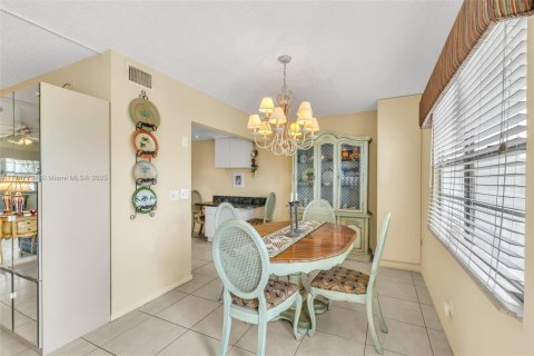 Condo in Deerfield Beach, Florida, 2 bedrooms  № 1862992 - photo 16