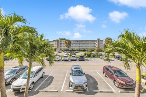 Condo in Deerfield Beach, Florida, 2 bedrooms  № 1862992 - photo 10