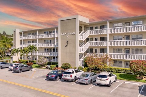 Condo in Deerfield Beach, Florida, 2 bedrooms  № 1862992 - photo 2