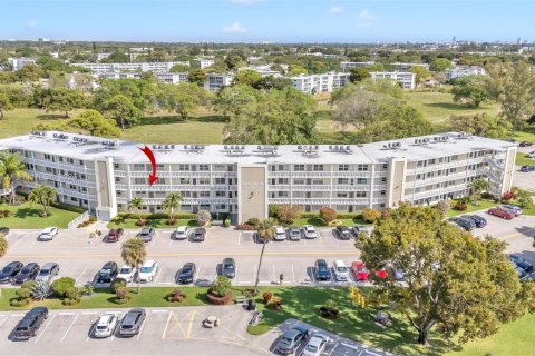 Condo in Deerfield Beach, Florida, 2 bedrooms  № 1862992 - photo 5