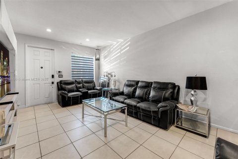 Townhouse in Miami, Florida 3 bedrooms, 155.15 sq.m. № 1584997 - photo 6