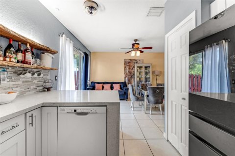 Townhouse in Miami, Florida 3 bedrooms, 155.15 sq.m. № 1584997 - photo 9