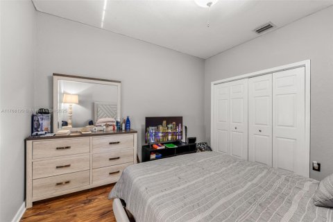 Townhouse in Miami, Florida 3 bedrooms, 155.15 sq.m. № 1584997 - photo 20