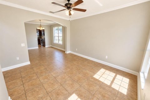 House in Brandon, Florida 5 bedrooms, 320.7 sq.m. № 2416885 - photo 10