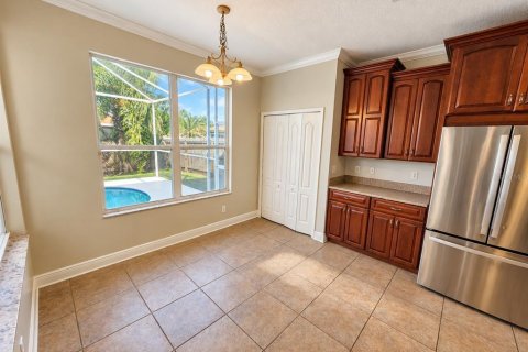 House in Brandon, Florida 5 bedrooms, 320.7 sq.m. № 2416885 - photo 17