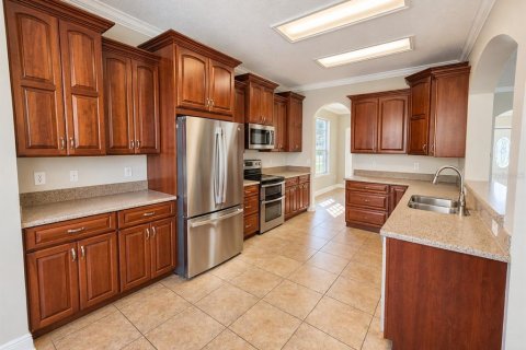 House in Brandon, Florida 5 bedrooms, 320.7 sq.m. № 2416885 - photo 3