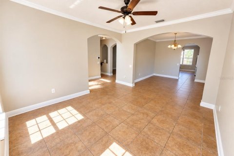 House in Brandon, Florida 5 bedrooms, 320.7 sq.m. № 2416885 - photo 11