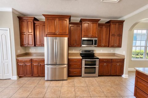 House in Brandon, Florida 5 bedrooms, 320.7 sq.m. № 2416885 - photo 16