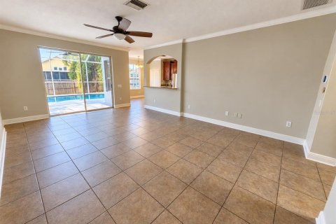 House in Brandon, Florida 5 bedrooms, 320.7 sq.m. № 2416885 - photo 22