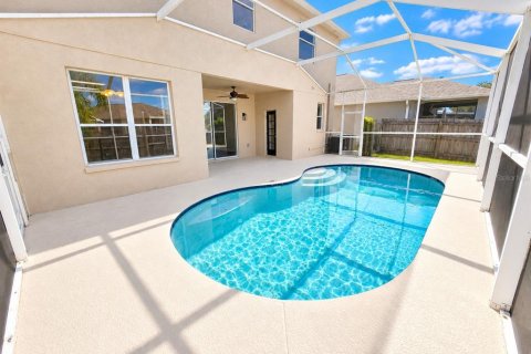 House in Brandon, Florida 5 bedrooms, 320.7 sq.m. № 2416885 - photo 2