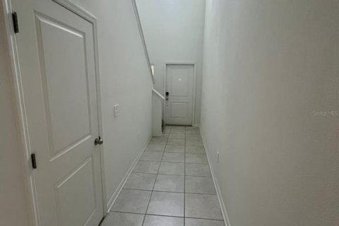 House in Winter Haven, Florida 4 bedrooms, 179.58 sq.m. № 2217327 - photo 10