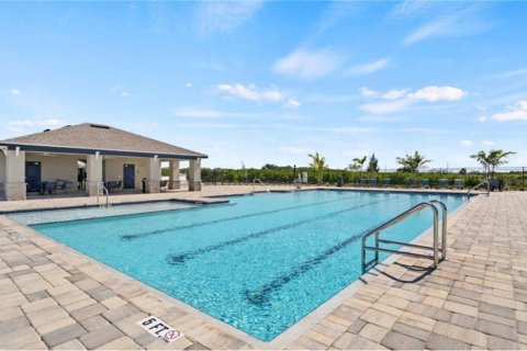 House in Winter Haven, Florida 4 bedrooms, 179.58 sq.m. № 2217327 - photo 6